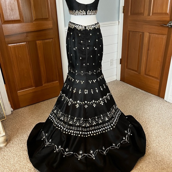Rachel Allen 2-pc Black Stunning Prom Dress size 6 - Picture 9 of 9